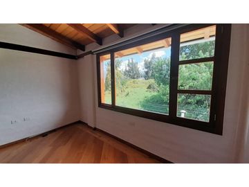 La Armenia, Casa, 210 m2, 3 habitaciones, 3 baños, 2 parqueaderos