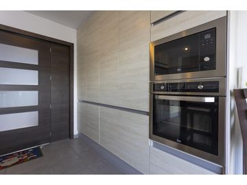 Bellavista, PH, 170 m2, 3 habitaciones, 4 baños, 2 parqueaderos,balcón