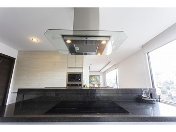 Bellavista, PH, 170 m2, 3 habitaciones, 4 baños, 2 parqueaderos,balcón