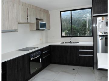 Tumbaco, Departamento, 220 m2, 4 habitaciones, 4 baños, 2 parqueaderos