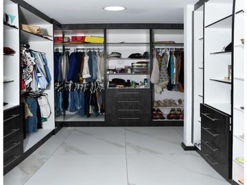 Tumbaco, Departamento, 220 m2, 4 habitaciones, 4 baños, 2 parqueaderos