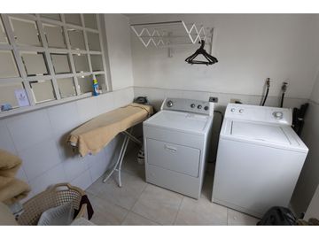Urb El Condado, Casa, 480 m2, 4 habitaciones, 4 baños, 3 parqueaderos