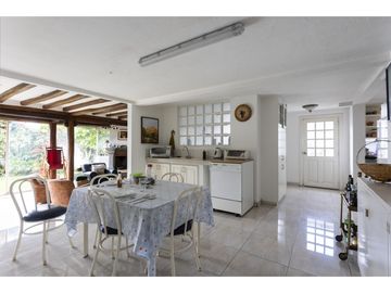 Urb El Condado, Casa, 480 m2, 4 habitaciones, 4 baños, 3 parqueaderos