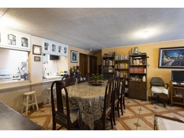 La Michelena, Casa comercial en venta, 780 m2, 5 departamentos