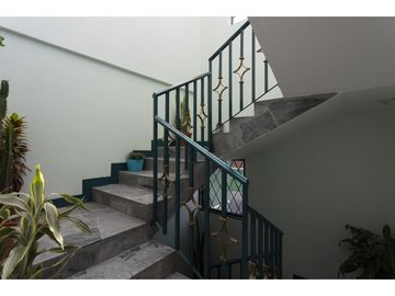 La Michelena, Casa comercial en venta, 780 m2, 5 departamentos