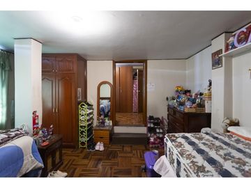 La Michelena, Casa comercial en venta, 780 m2, 5 departamentos
