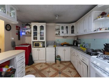 La Michelena, Casa comercial en venta, 780 m2, 5 departamentos