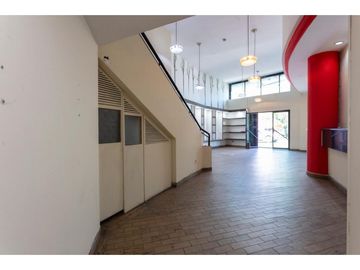 La Kennedy, Casa comercial en venta,  385 m2, 3 locales, 3 bodegas, 10 parqueaderos