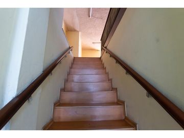 La Kennedy, Casa comercial en venta,  385 m2, 3 locales, 3 bodegas, 10 parqueaderos