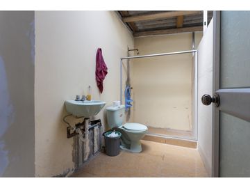 Cotocollao, Casa rentera en venta, 392 m2, 12 habitaciones, 9 baños, 2 parqueaderos