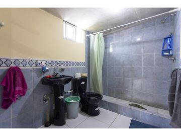 Cotocollao, Casa rentera en venta, 392 m2, 12 habitaciones, 9 baños, 2 parqueaderos