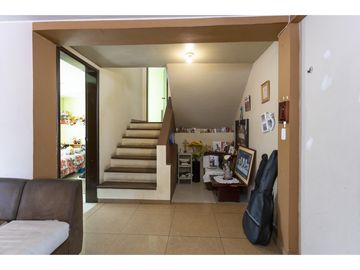 Cotocollao, Casa rentera en venta, 392 m2, 12 habitaciones, 9 baños, 2 parqueaderos