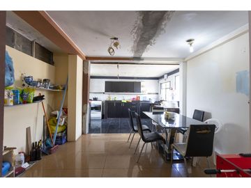 Cotocollao, Casa rentera en venta, 392 m2, 12 habitaciones, 9 baños, 2 parqueaderos