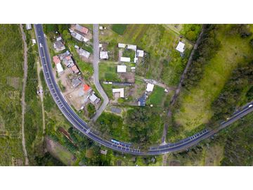 Cayambe, Terreno en venta, 1860 m2, construcción de 140 m2, arboles frutales
