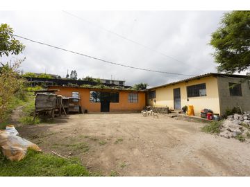 Cayambe, Terreno en venta, 1860 m2, construcción de 140 m2, arboles frutales