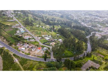 Cayambe, Terreno en venta, 1860 m2, construcción de 140 m2, arboles frutales