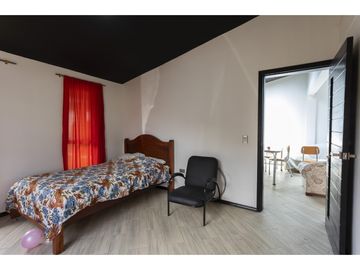 Cayambe, Terreno en venta, 1860 m2, construcción de 140 m2, arboles frutales