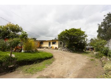 Cayambe, Terreno en venta, 1860 m2, construcción de 140 m2, arboles frutales