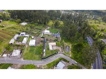Cayambe, Terreno en venta, 1860 m2, construcción de 140 m2, arboles frutales