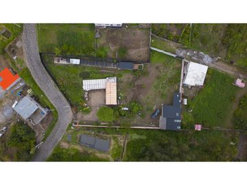 Cayambe, Terreno en venta, 1860 m2, construcción de 140 m2, arboles frutales