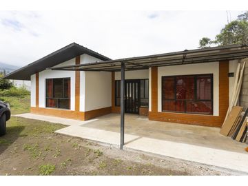 Cayambe, Terreno en venta, 1860 m2, construcción de 140 m2, arboles frutales