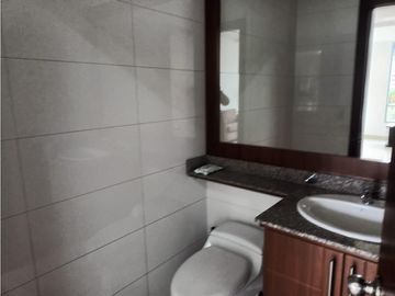 La Paz, Oficina en venta, 110 m2, 2 ambientes, 2 baños, 1 parqueadero