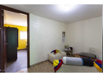 San Isidro del Inca, Casa rentera en venta, 296 m2, 5 departamentos, 2 locales, 1 parqueadero