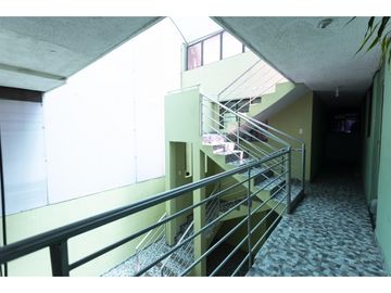 San Isidro del Inca, Casa rentera en venta, 296 m2, 5 departamentos, 2 locales, 1 parqueadero