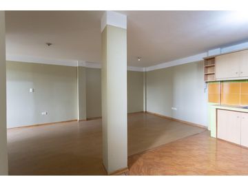 Guamani, Casa rentera en venta, 678 m2, 7 departamentos, local, 3 parqueaderos
