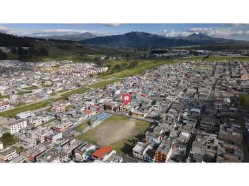 Guamani, Casa rentera en venta, 678 m2, 7 departamentos, local, 3 parqueaderos