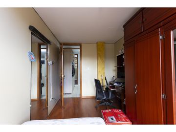 Guamani, Casa rentera en venta, 678 m2, 7 departamentos, local, 3 parqueaderos
