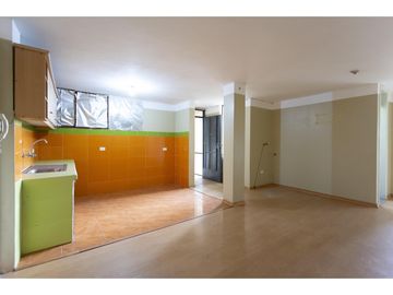 Guamani, Casa rentera en venta, 678 m2, 7 departamentos, local, 3 parqueaderos