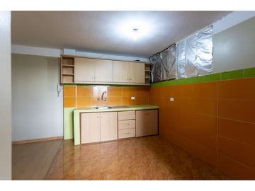 Guamani, Casa rentera en venta, 678 m2, 7 departamentos, local, 3 parqueaderos