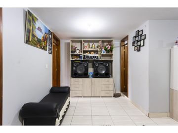 Guamani, Casa rentera en venta, 678 m2, 7 departamentos, local, 3 parqueaderos