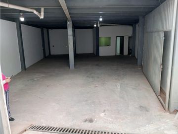 El Edén, Galpón en venta, 542 m2, 2 oficina, 2 baños, 3 parqueaderos