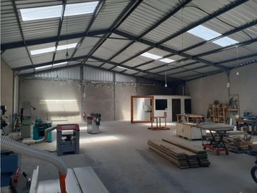 El Edén, Galpón en venta, 542 m2, 2 oficina, 2 baños, 3 parqueaderos