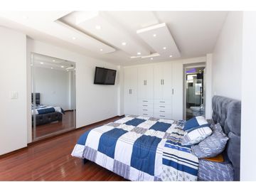 Cashapamba, Departamento con terreno en venta, 230 m2, 3 habitaciones, 3 baños, 3 parqueaderos