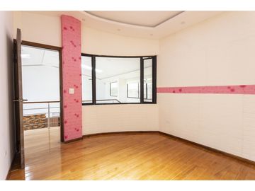 Cashapamba, Departamento con terreno en venta, 230 m2, 3 habitaciones, 3 baños, 3 parqueaderos