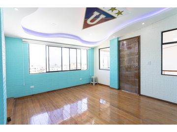 Cashapamba, Departamento con terreno en venta, 230 m2, 3 habitaciones, 3 baños, 3 parqueaderos