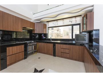 Cashapamba, Departamento con terreno en venta, 230 m2, 3 habitaciones, 3 baños, 3 parqueaderos