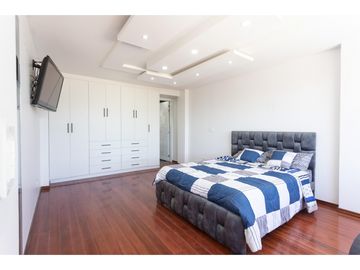 Cashapamba, Departamento con terreno en venta, 230 m2, 3 habitaciones, 3 baños, 3 parqueaderos