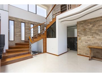 Cashapamba, Departamento con terreno en venta, 230 m2, 3 habitaciones, 3 baños, 3 parqueaderos