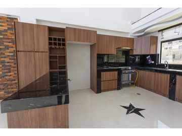 Cashapamba, Departamento con terreno en venta, 230 m2, 3 habitaciones, 3 baños, 3 parqueaderos