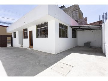 Calderón, Casa en venta, 197 m2, 2 habitaciones, 1 baño, 2 parqueaderos