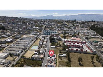 Calderón, Casa en venta, 197 m2, 2 habitaciones, 1 baño, 2 parqueaderos