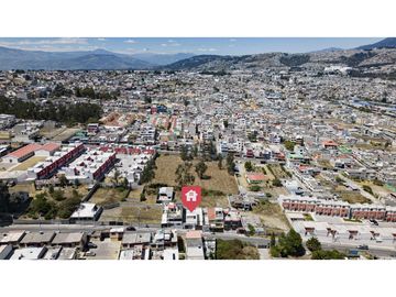 Calderón, Casa en venta, 197 m2, 2 habitaciones, 1 baño, 2 parqueaderos