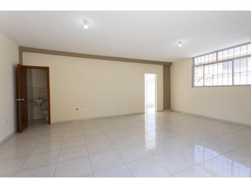 Calderón, Casa en venta, 197 m2, 2 habitaciones, 1 baño, 2 parqueaderos
