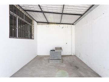 Calderón, Casa en venta, 197 m2, 2 habitaciones, 1 baño, 2 parqueaderos