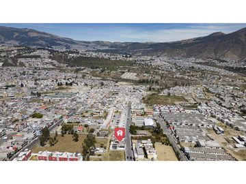 Calderón, Casa en venta, 197 m2, 2 habitaciones, 1 baño, 2 parqueaderos