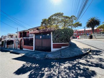 Rio Coca, Casa en venta, 224 m2, 3 habitaciones, 3 baños, 2 parqueaderos